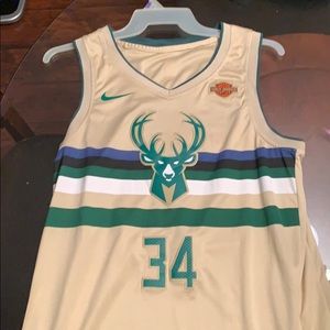 Bucks jersey